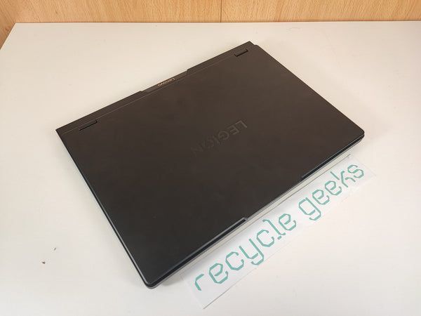 Gaming Legion Pro 5 Ryzen 9 8945HX 32GB Ram 1TB NVMe Nvidia 5070