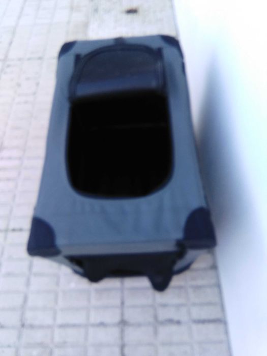 Mala de transporte para cão pequeno ou médio. Está como nova.