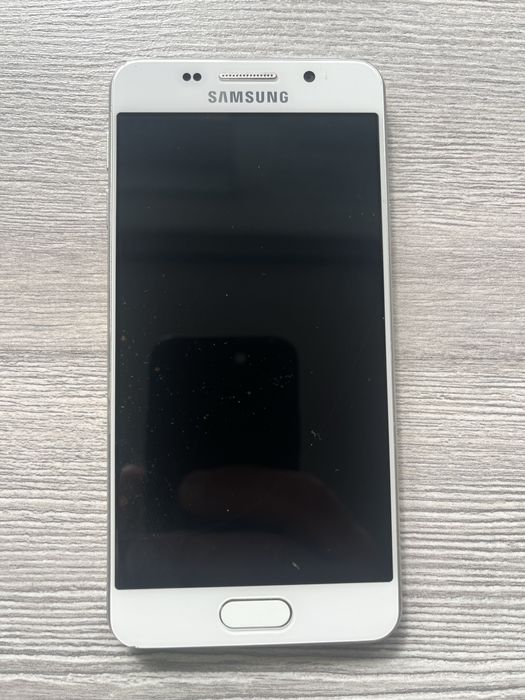 Samsung Galaxy A3 10F biały stan bardzo dobry + etui
