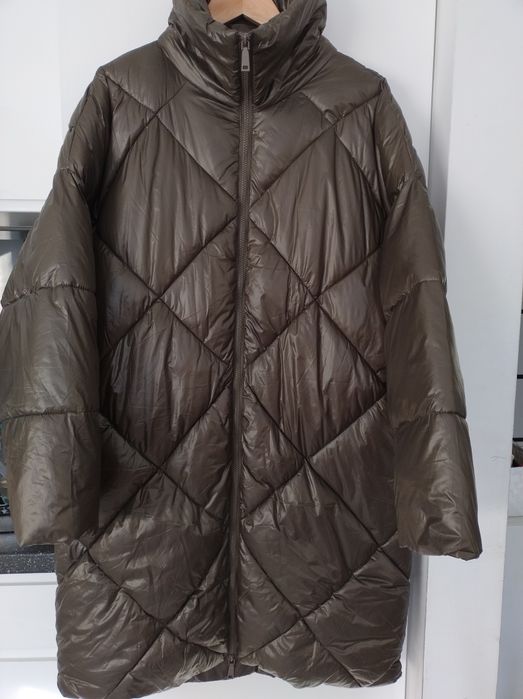 Płaszcz damski ocieplany, pikowanym