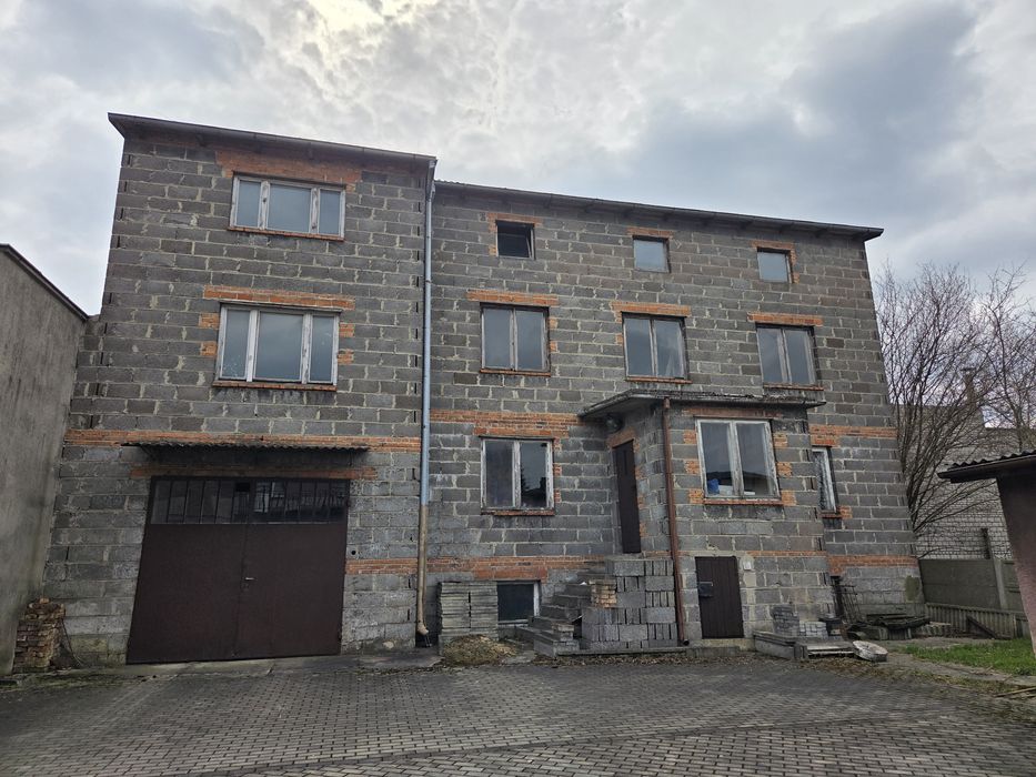 Sprzedam dom 100m2  z budynkiem do inwestycji 250m2