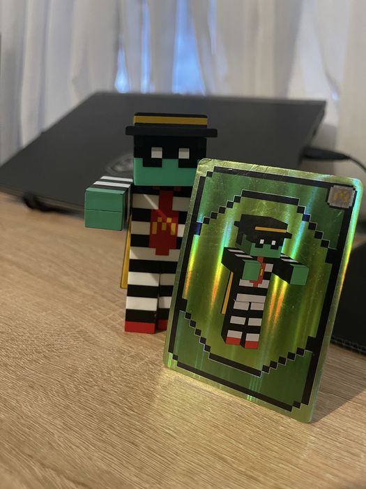 Фігурка Minecraft x McDonald’s Hamburglar + карта