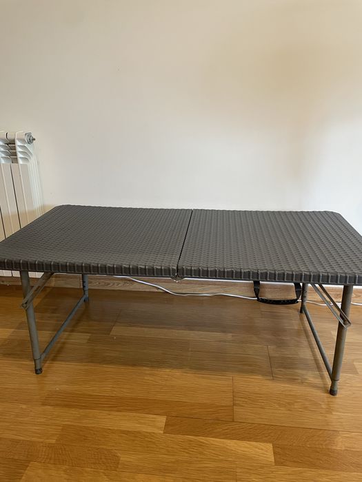 Mesa multiuso e dobrável para ambiente externo ou interno