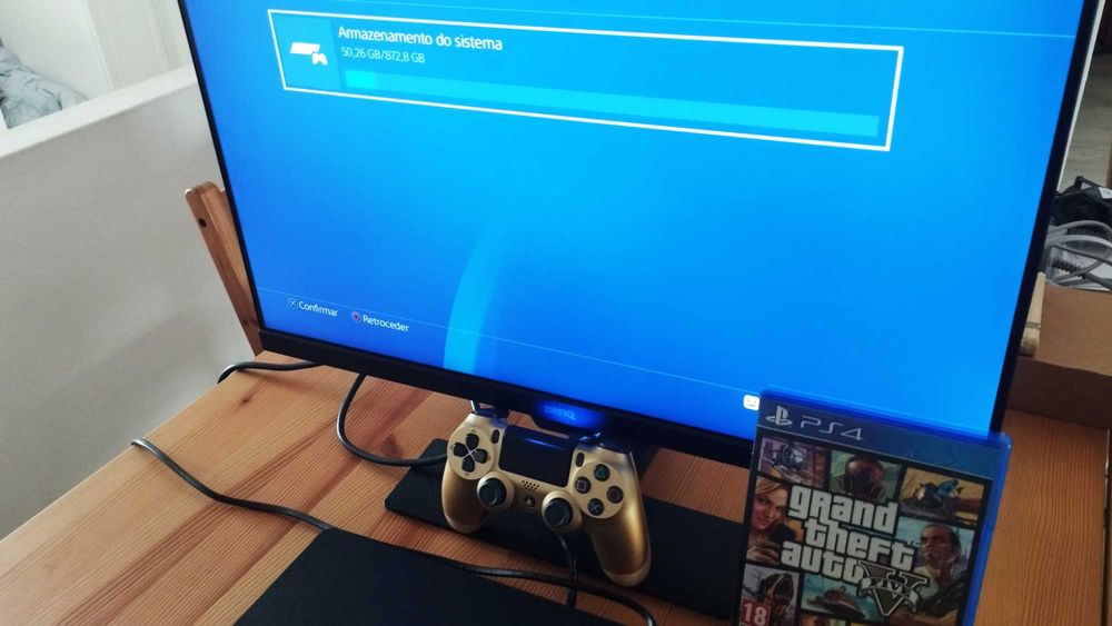 PS4 Slim 1TB + 1 Comando Original Dourado + Jogo GTA 5 + Cabo alimentação
