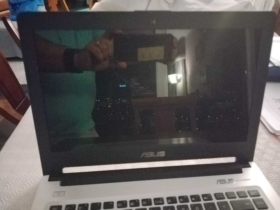 Portátil ASUS i5 | 8GB RAM | SSD 256GB | Windows 11 Pro