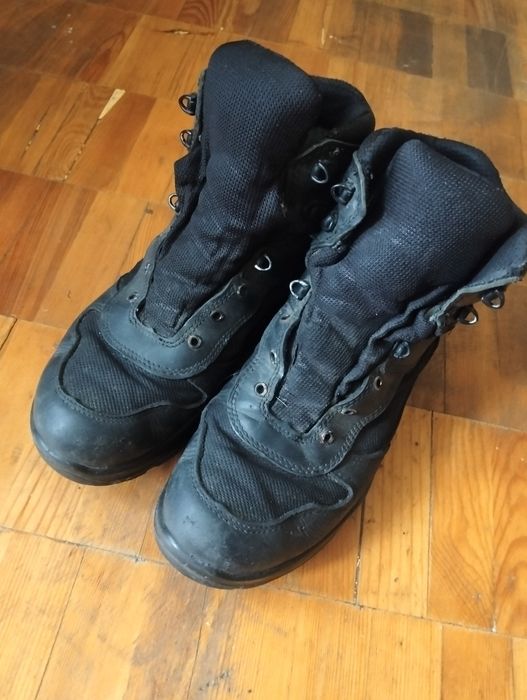 Чорні берци на Goretex