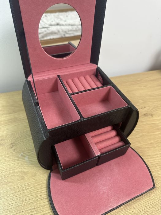 Шкатулка для прикрас