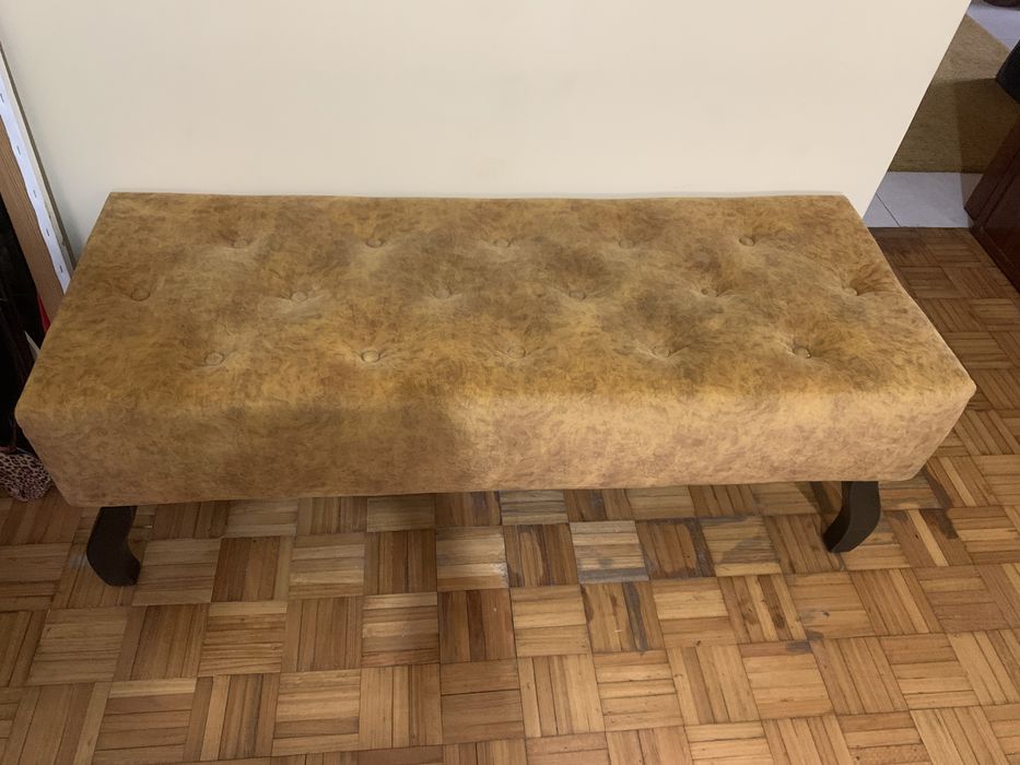 banqueta amarela
