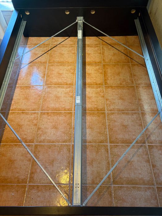 Cama de casal como nova