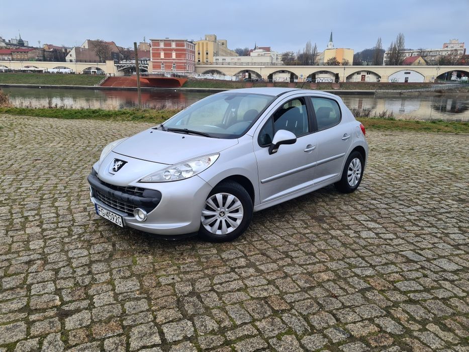 Peugeot 207 automat 1.4 benzyna