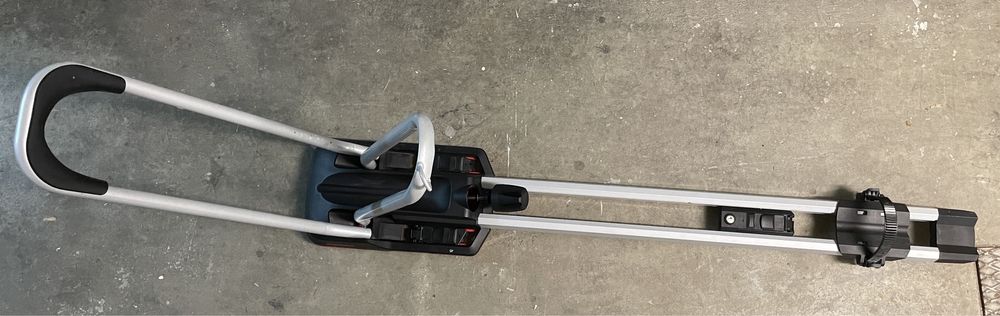 Suporte de bicicleta para barras de tejadilho