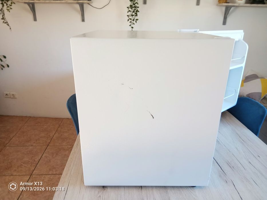 Frigorífico Mini Bar KUNFT KMB9119 WH (45 L - 50 cm - Branco)