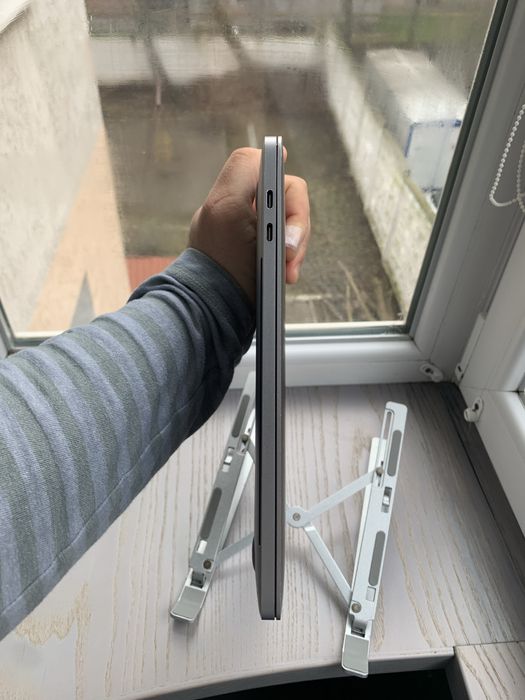 Macbook Pro 13 2018 i7 | 16Gb | 500 ssd 143 цикли А1989