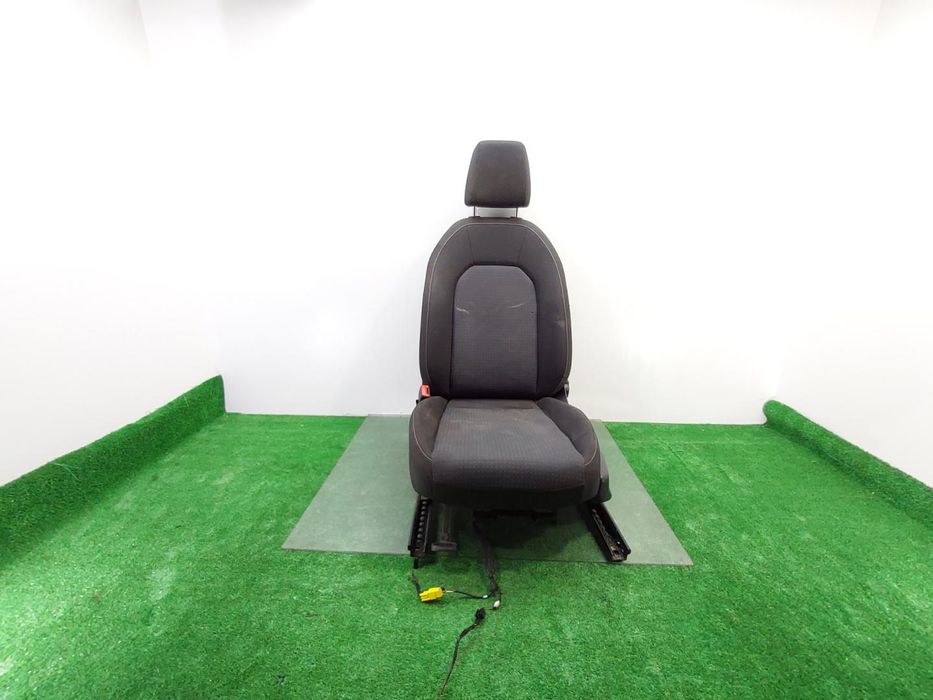 banco frente esquerdo seat arona