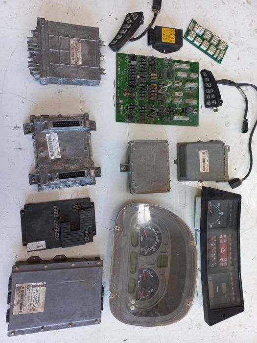 Części Zegar,Licznik,Komputer,Sterownik,case,cs,mxu,deutz,new holland,styer,cnh,82032694,6009076013..620205798..Al110388..0538201043..82022809,,ECU,, BRR-400147R1A,,1-41-258-101,ehr,0538 201 009,0538 201007,bosch,s1x-11 G2 AMP96 NFD CSD CONTROL, 11-32VDC,