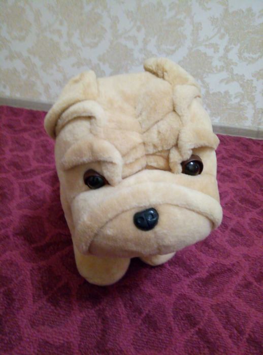 Игрушка-большая собака ,новая.