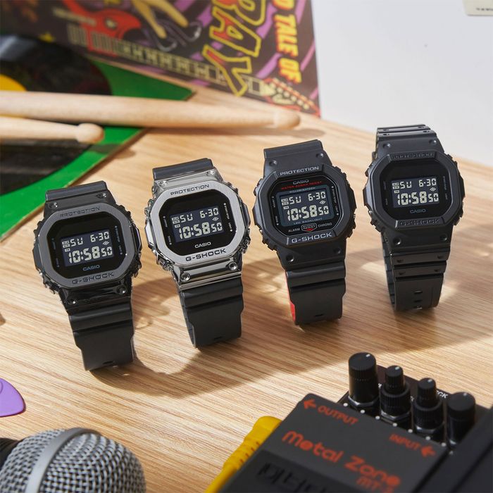 Часы Casio G-Shock DW-5600UHR-1E ! Оригинал! Гарантия 2 года.
