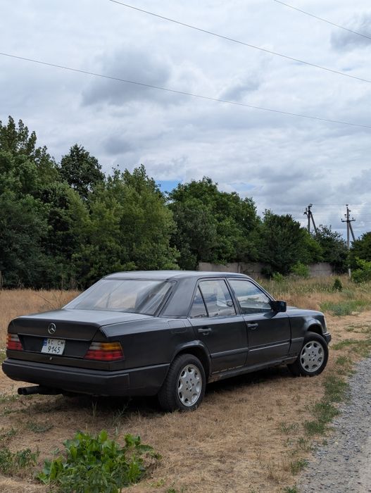 Mercedes- Benz W124