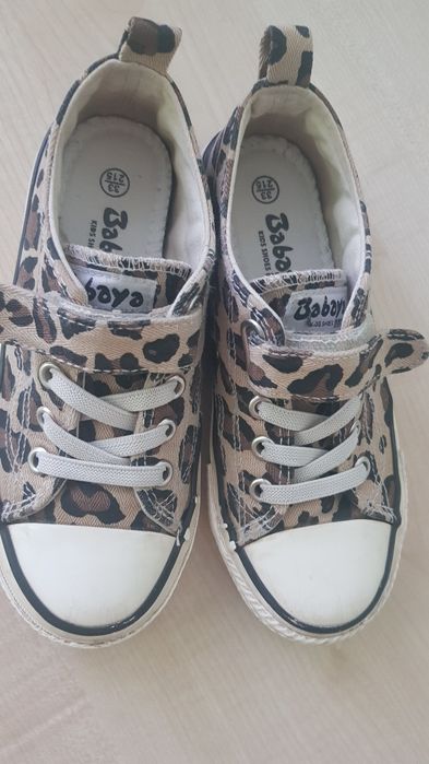 Кеди на дівчинку