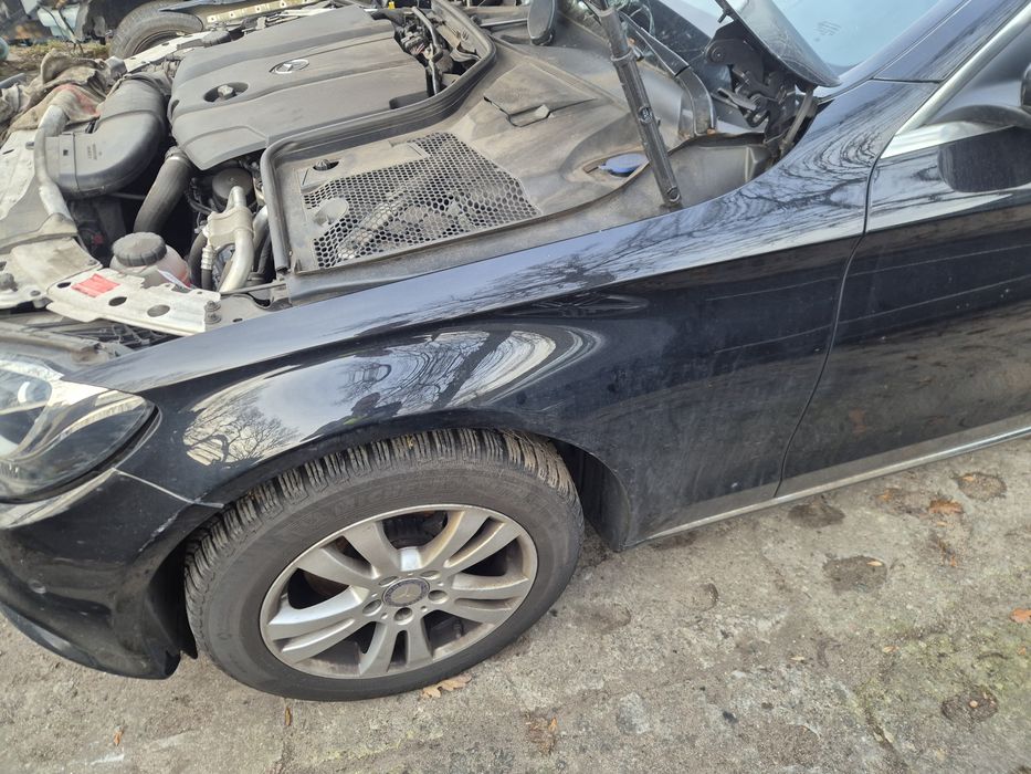Lewy przedni błotnik mercedes w205