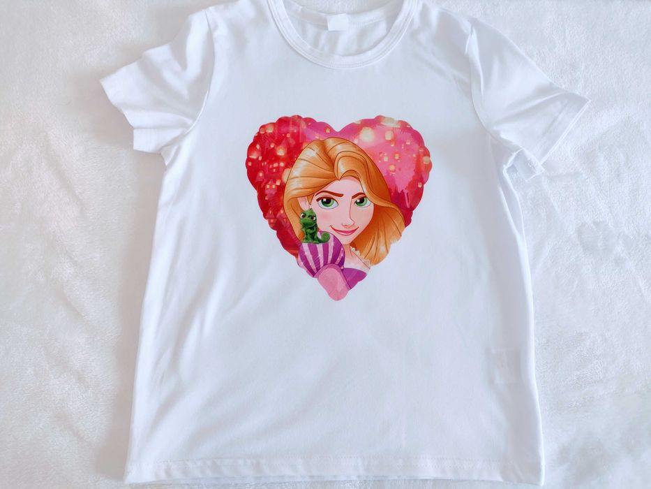 T-shirt z Roszpunką księżniczką Disneya rozmiar 110/116 nowa