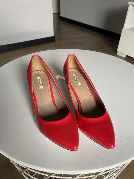 Czerwone lakierowane szpilki roz.38