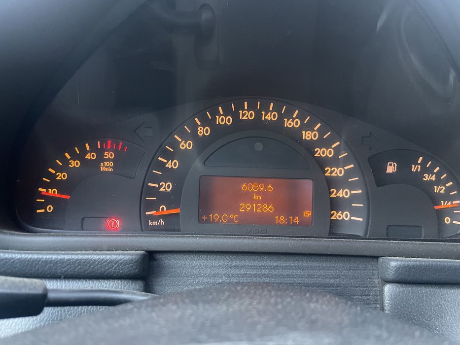Mercedes benz c220 2001