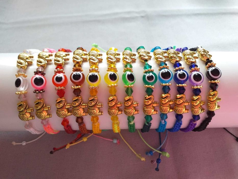 12 Pulseiras em Macramê com Olhos Turcos, Elefantes Dourados e Cristais
