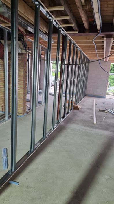 Гипсокартоные, и плиточные работы.