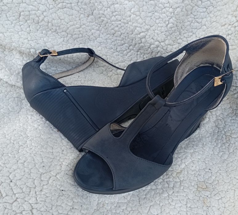 Босоніжки танкетка, платформа плоска підошва