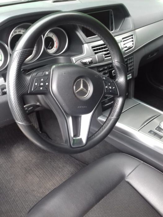 Mercedes-Benz E 300 — fotografia 4