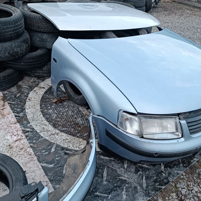 Бампер передній Пассат В5 Passat B5