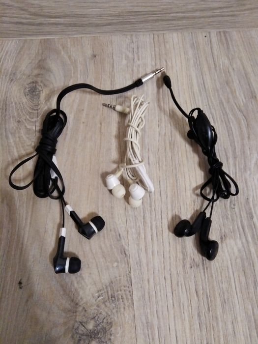 Провідні Навушники