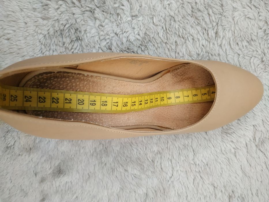 Buty na obcasie/szpilki/beżowe/Boot Square/r.39