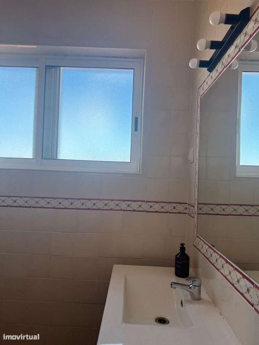 Excelente apartamento T1 mobilado para arrendar no centro de Setúbal