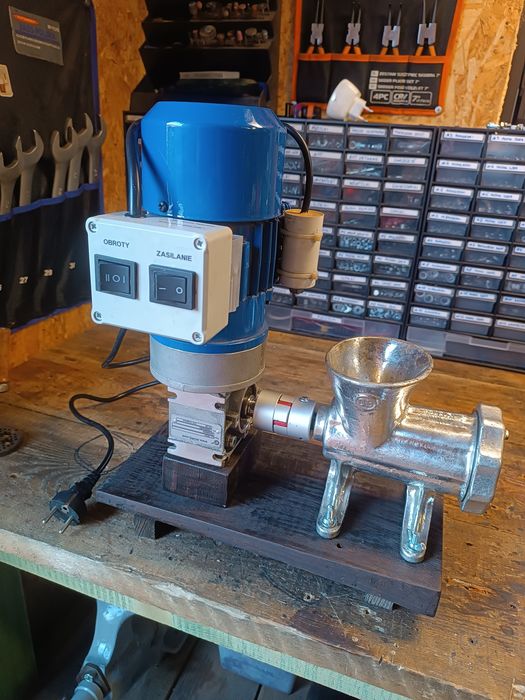 Maszynka do mięsa Alfa 12 z napędem 230V