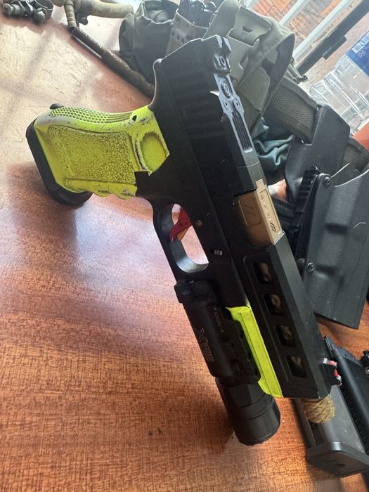 Glock 17 Tokyo Marui (Upgrades+FULL METAL) Airsoft