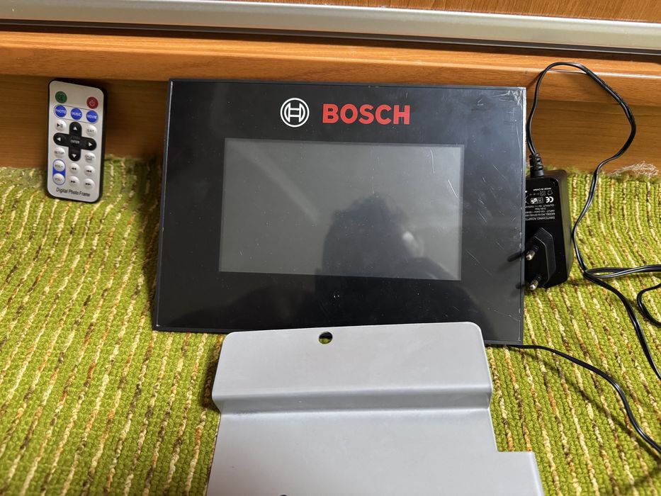 Цифрова фоторамка 7 дюймів DP7319 (Bosch)