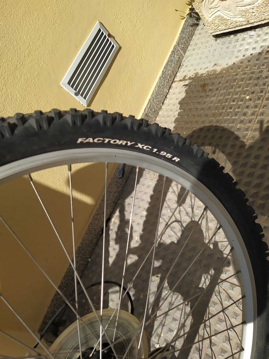Bicicleta Avalanche GT 3.0 de alumínio
