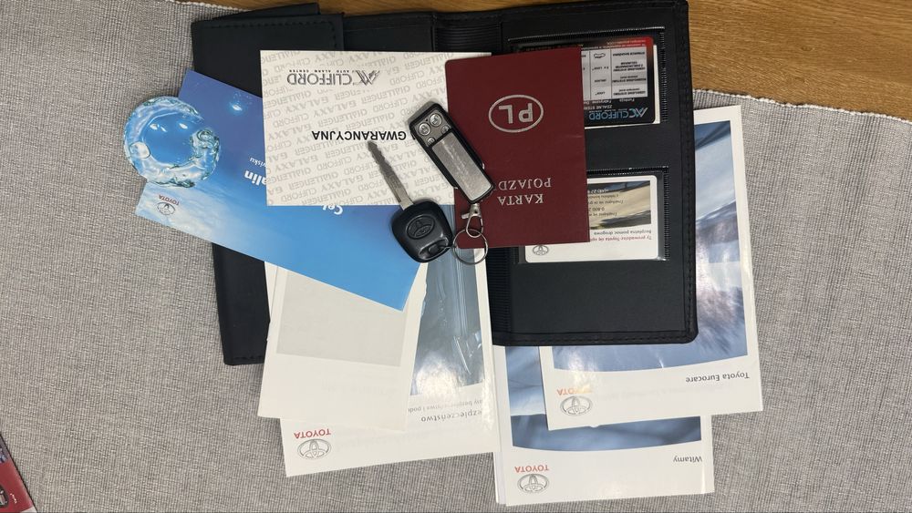 Toyota Yaris  1.0 benzyna