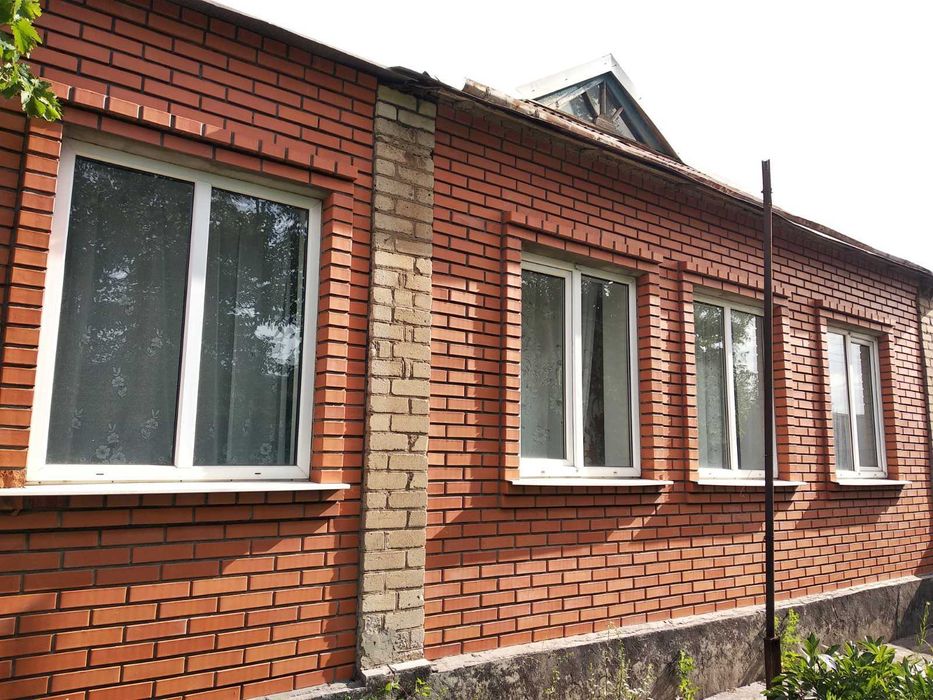 Продам будинок на Дружбі Довгинцівський район Лугова