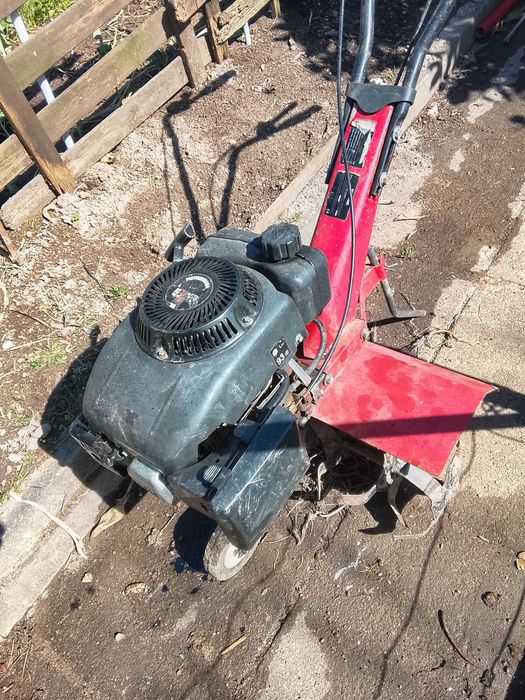 Motocultivador a funcionar bem