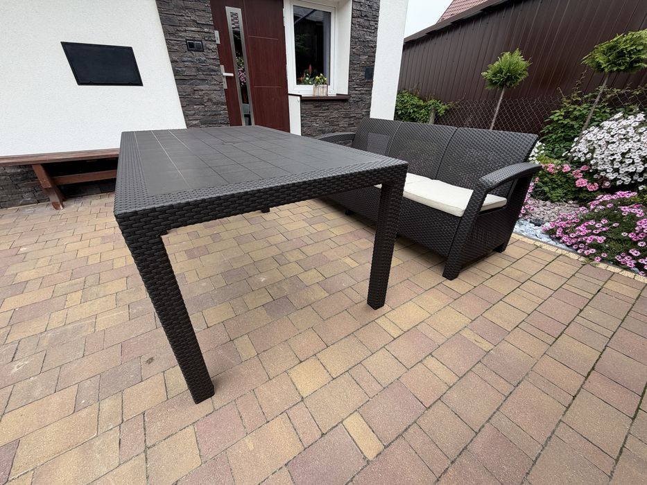 Nowy, elegancki zestaw mebli ogrodowych (Sofa 3-osobowa + Duży stół)
