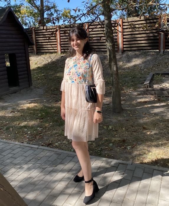 Святкова  сукня з вишивкою