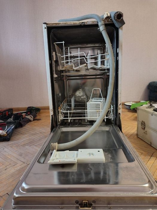 Посудомийка машина whirlpool ADG 931