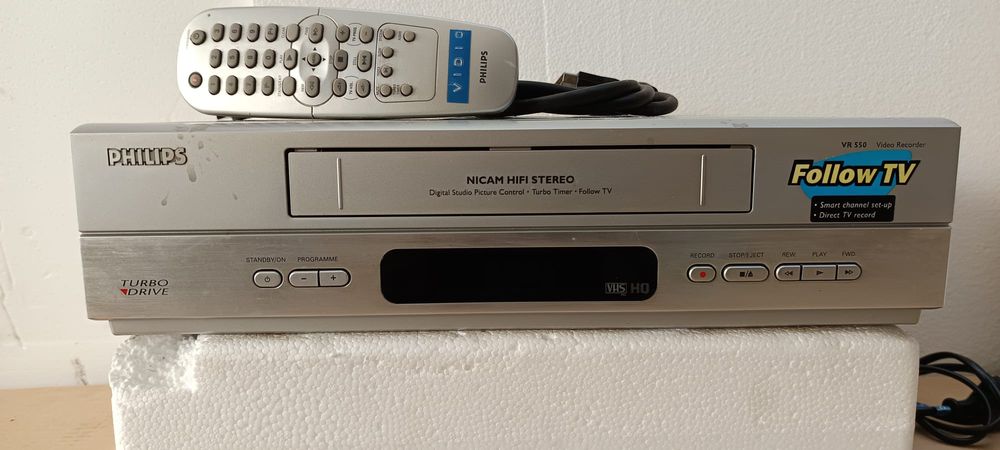 FUNCIONA Leitor e gravador VHS Philips