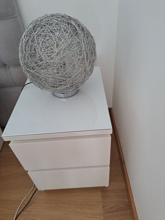 Mesa cabeceira mais candeeiro