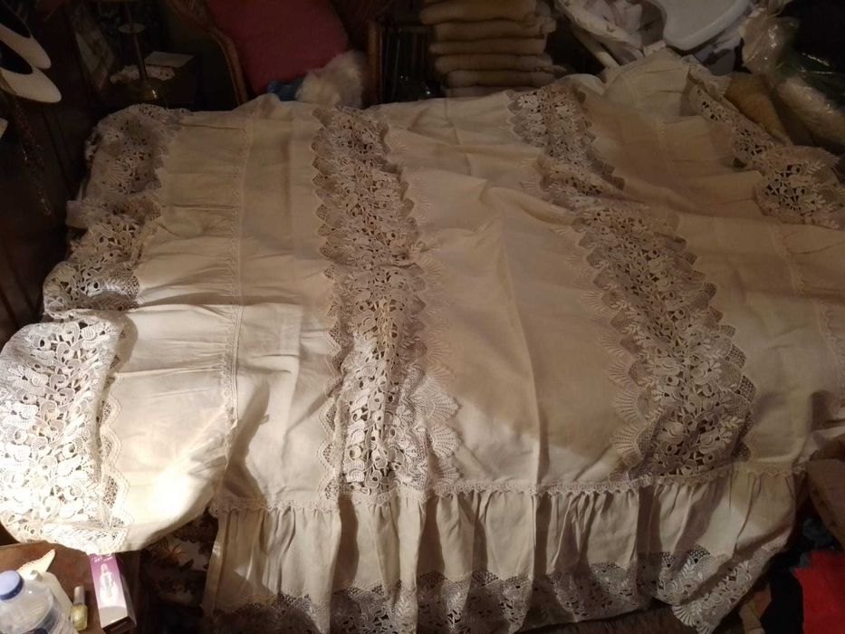Colcha maJestosa C/Renda e 2Fronhas outrora15E-Lençois desde15EDesde2E