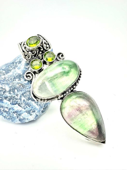 zawieszka, wisior z kamieniami naturalnymi Fluoryt, peridot. Próba 925