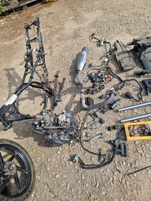 Запчастини Bajaj Pulsar 180